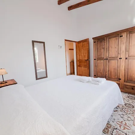 Cortijo Velez Feriehus Trapiche (Malaga)